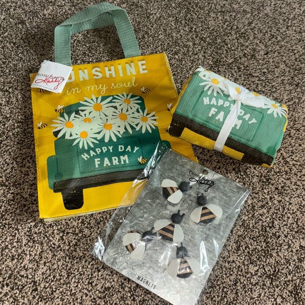 Primitives by Kathy “sunshine and bees” gift set